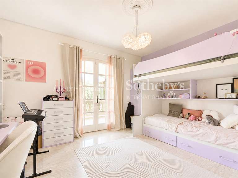 Maison Aubagne - 6 chambres - 385m²