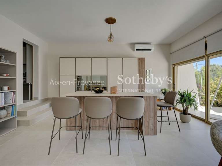 House Aubagne - 6 bedrooms - 385m²