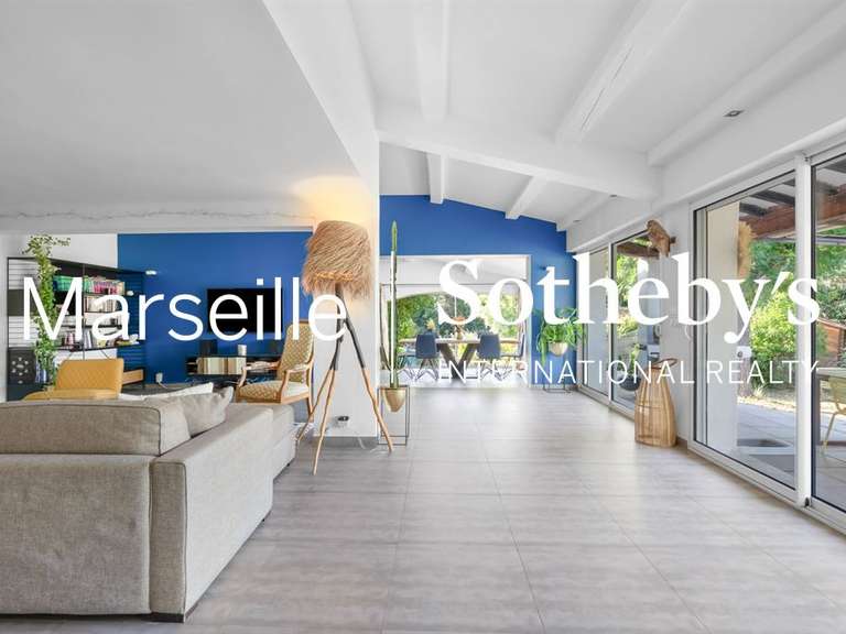 Maison Aubagne - 4 chambres - 188m²
