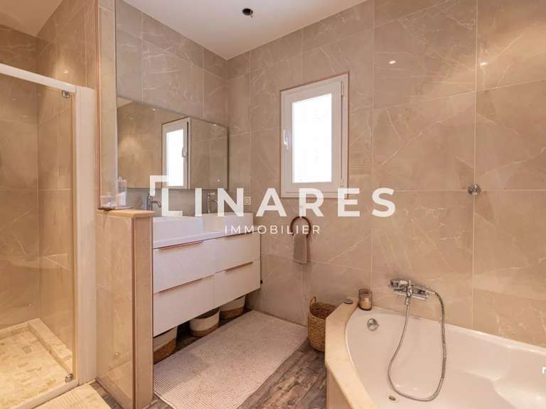 House Aubagne - 4 bedrooms - 250m²