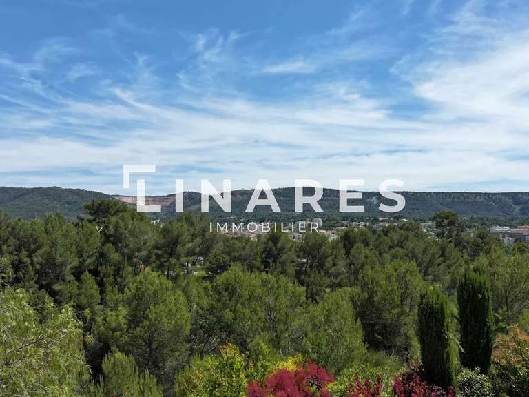 Maison Aubagne - 6 chambres - 220m²