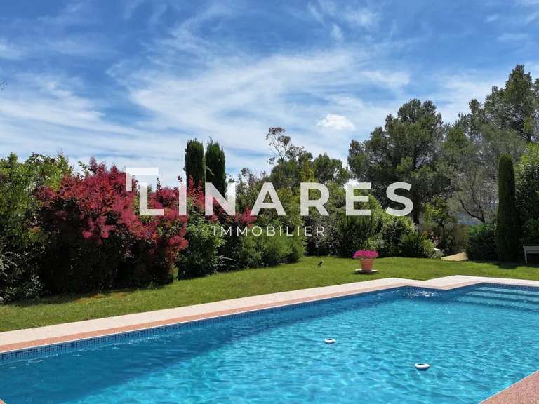 Maison Aubagne - 6 chambres - 220m²