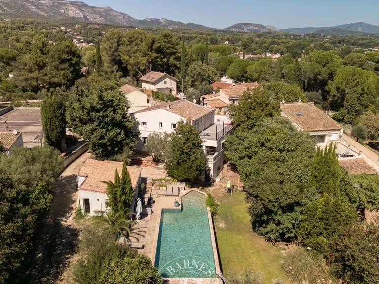 Maison Aubagne - 4 chambres - 338m²