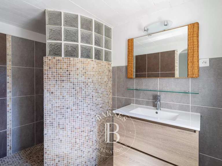 Maison Aubagne - 4 chambres - 338m²