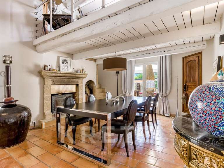 Maison Aubagne - 4 chambres - 215m²