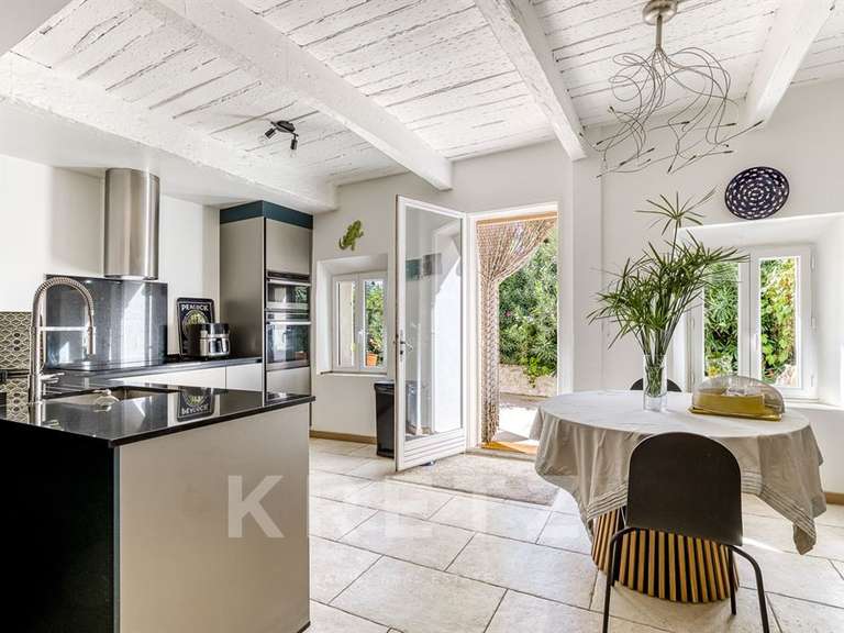 Maison Aubagne - 4 chambres - 215m²