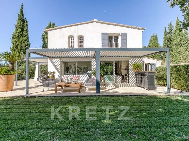 Maison Aubagne - 4 chambres - 215m²
