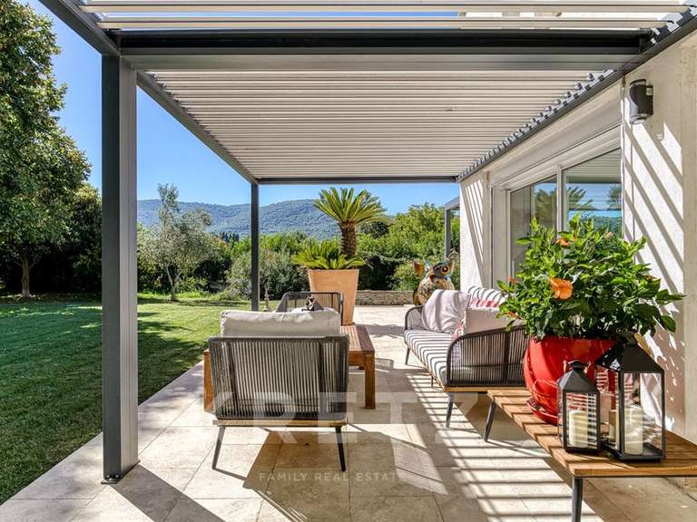 Maison Aubagne - 4 chambres - 215m²
