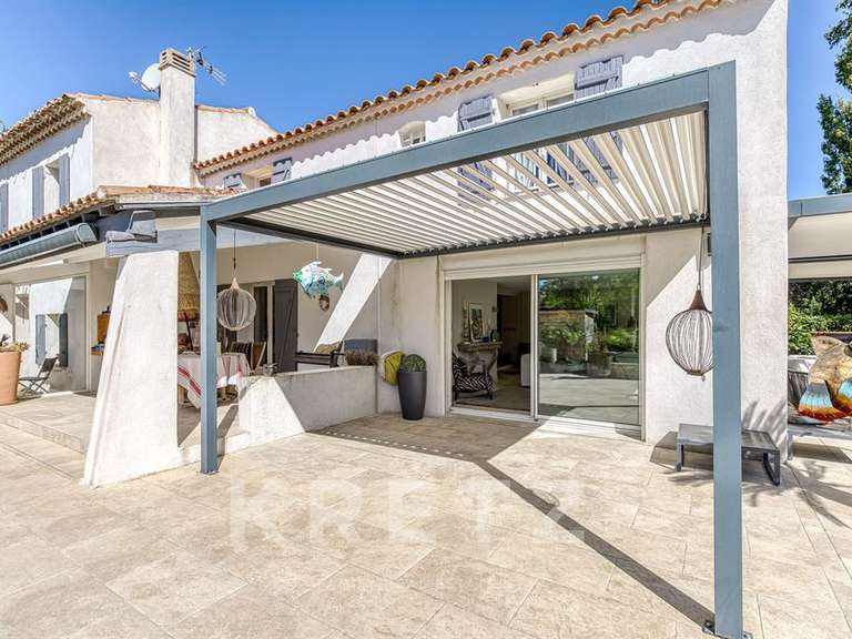 Maison Aubagne - 4 chambres - 215m²