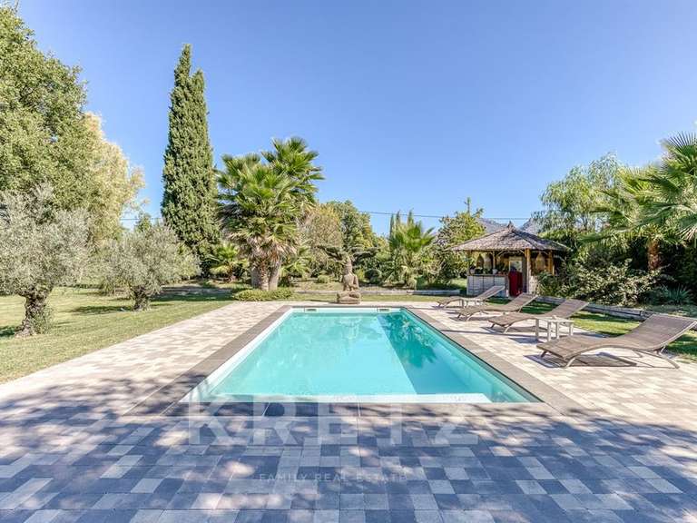 Maison Aubagne - 4 chambres - 215m²