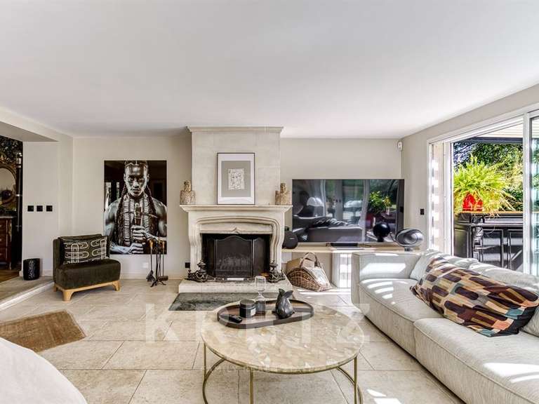 Maison Aubagne - 4 chambres - 215m²