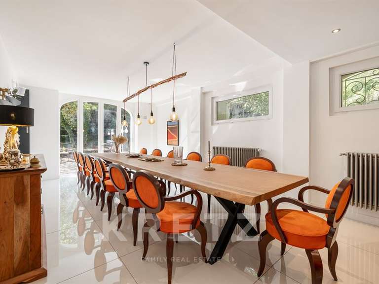 Maison Aubagne - 8 chambres - 360m²