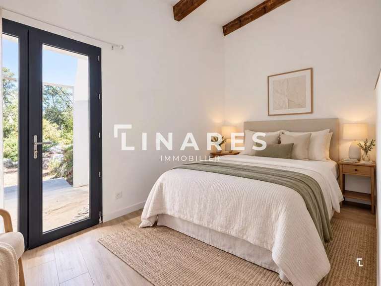 Maison Aubagne - 4 chambres - 232m²