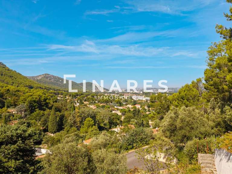 Maison Aubagne - 4 chambres - 232m²