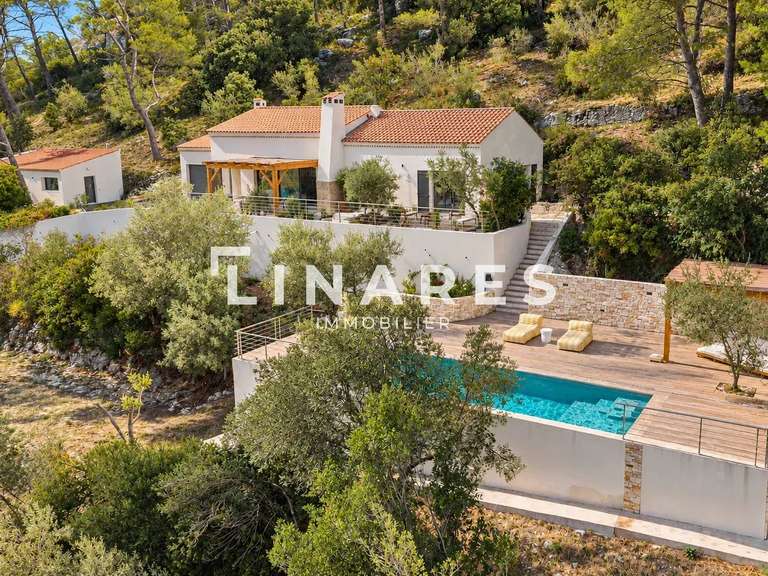 Maison Aubagne - 4 chambres - 232m²