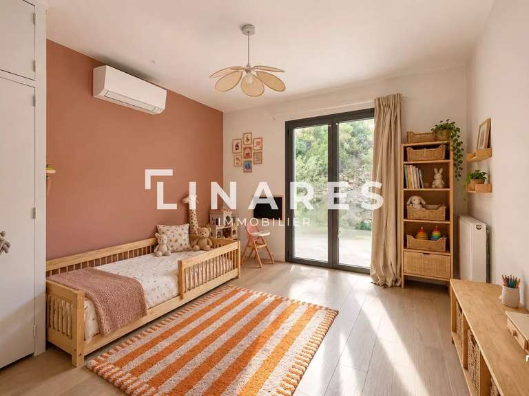 Maison Aubagne - 4 chambres - 232m²