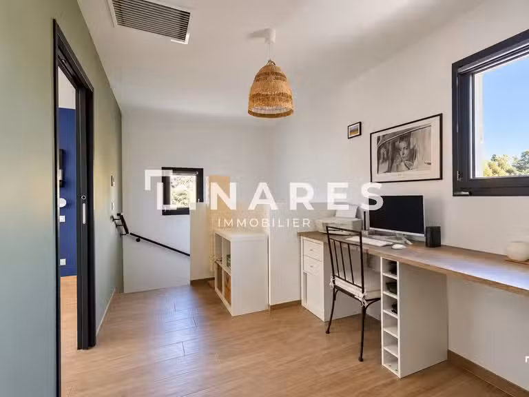 Maison Aubagne - 3 chambres - 147m²