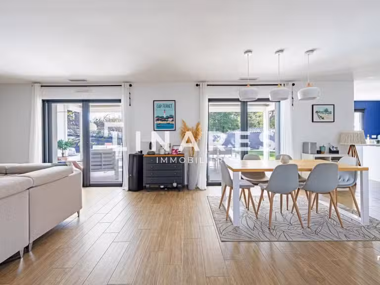 Maison Aubagne - 3 chambres - 147m²