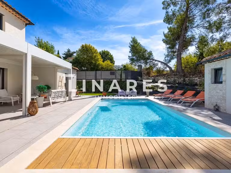 Maison Aubagne - 3 chambres - 147m²