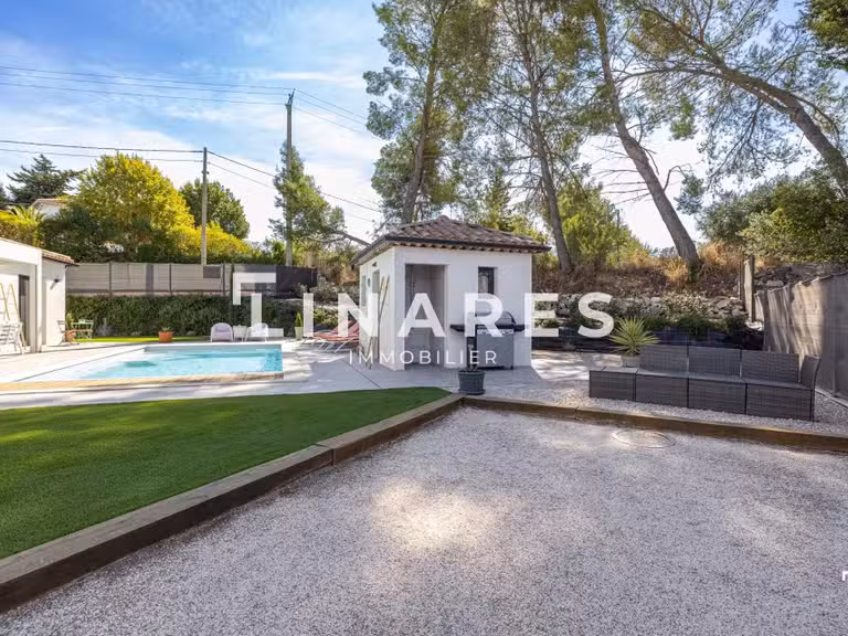 Maison Aubagne - 3 chambres - 147m²