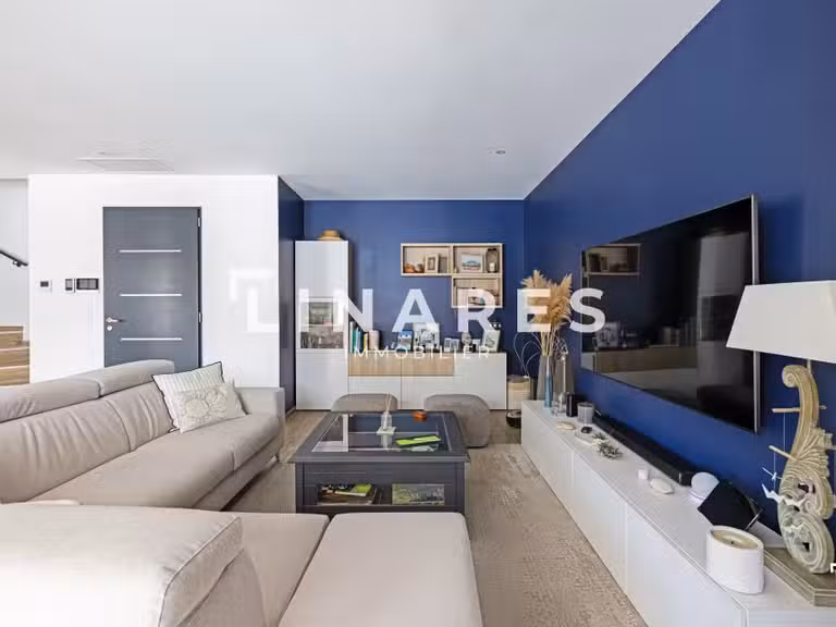 Maison Aubagne - 3 chambres - 147m²
