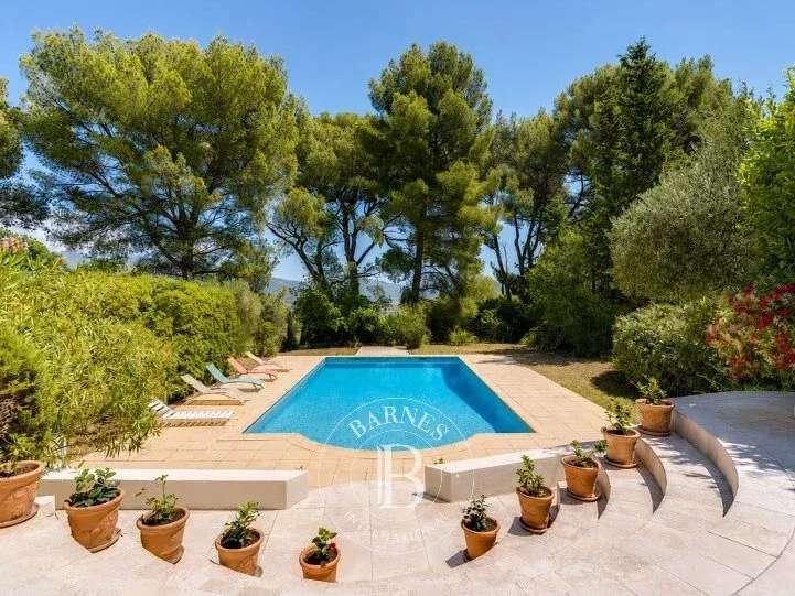 Villa Aubagne - 4 bedrooms - 350m²
