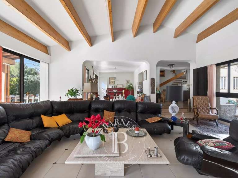 Villa Aubagne - 4 bedrooms - 350m²