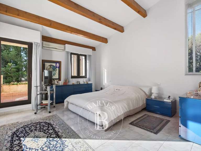 Villa Aubagne - 4 bedrooms - 350m²