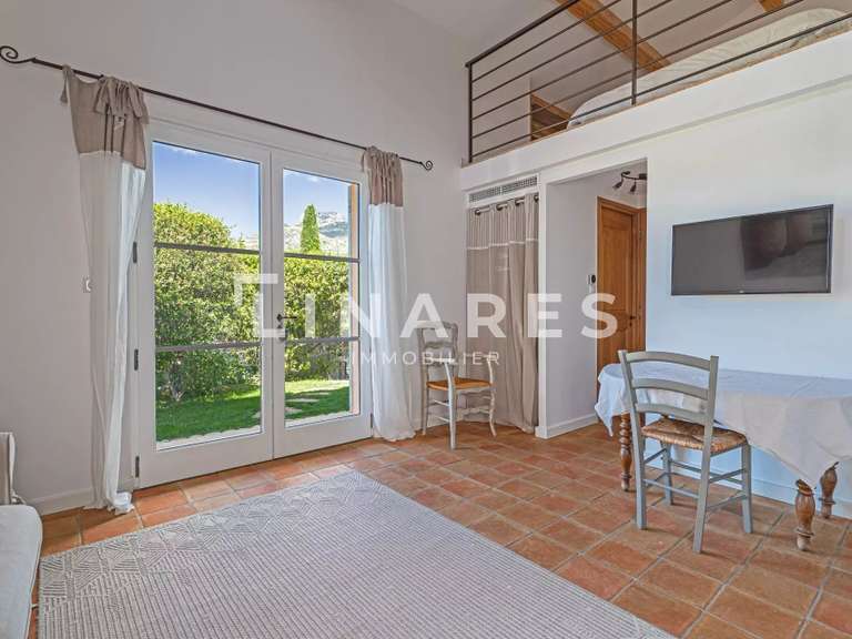 Villa Aubagne - 5 chambres - 220m²