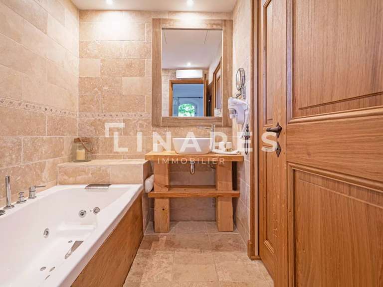 Villa Aubagne - 5 chambres - 220m²