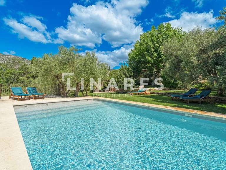 Villa Aubagne - 5 chambres - 220m²