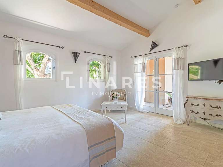 Villa Aubagne - 5 chambres - 220m²