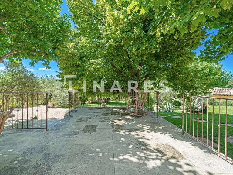 Villa Aubagne - 5 chambres - 220m²