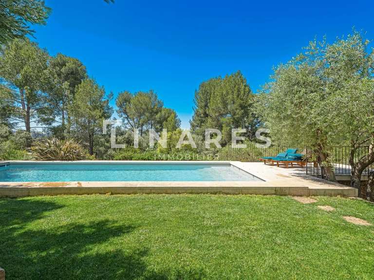 Villa Aubagne - 5 chambres - 220m²
