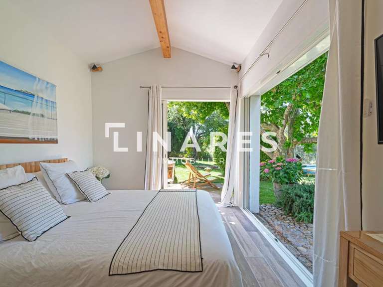Villa Aubagne - 5 chambres - 220m²