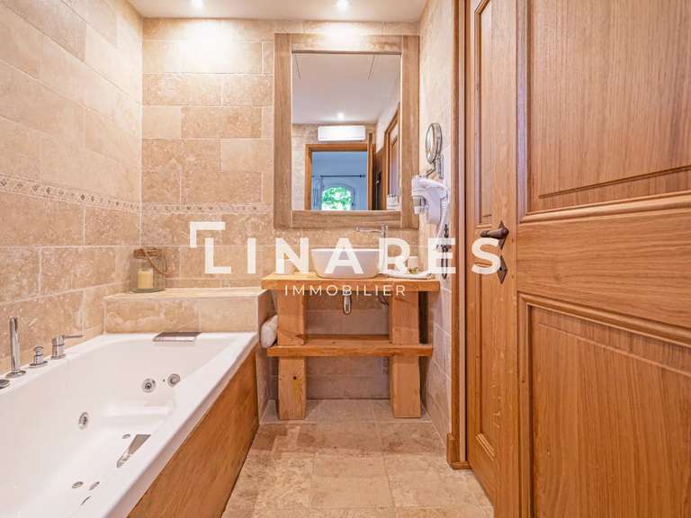 Villa Aubagne - 5 chambres - 220m²
