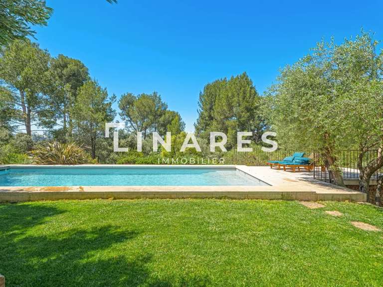Villa Aubagne - 5 chambres - 220m²