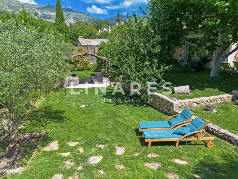 Villa Aubagne - 5 chambres - 220m²