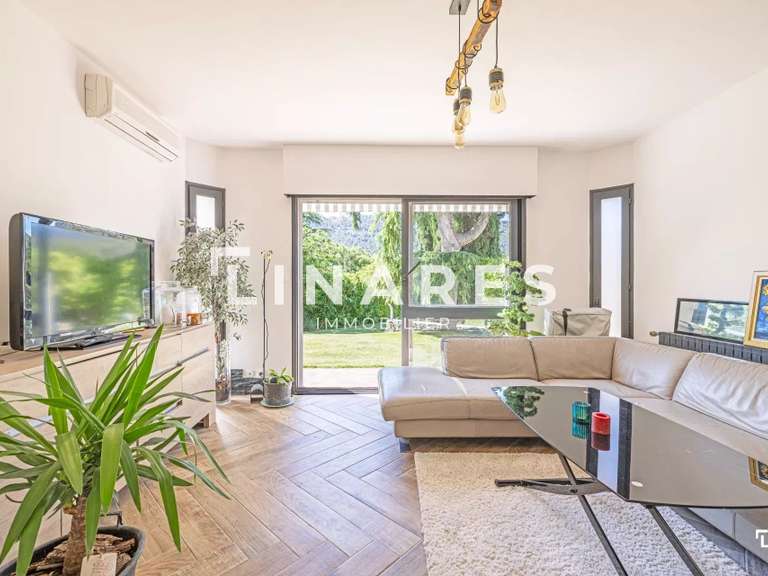 Villa Aubagne - 4 chambres - 223m²