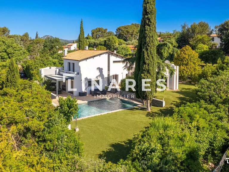 Villa Aubagne - 4 chambres - 223m²