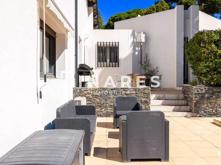 Villa Aubagne - 4 chambres - 223m²