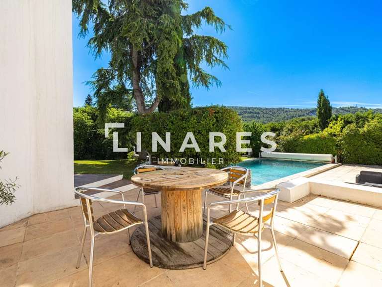 Villa Aubagne - 4 chambres - 223m²