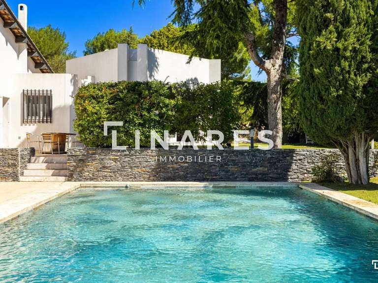 Villa Aubagne - 4 chambres - 223m²