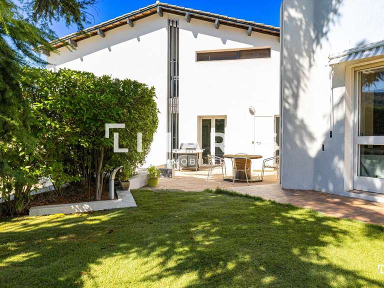 Villa Aubagne - 4 chambres - 223m²