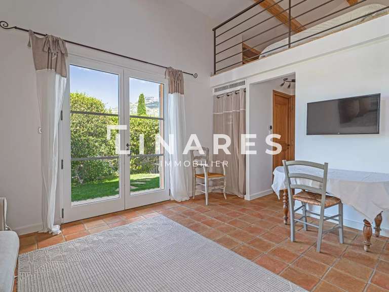 Villa Aubagne - 5 chambres - 220m²