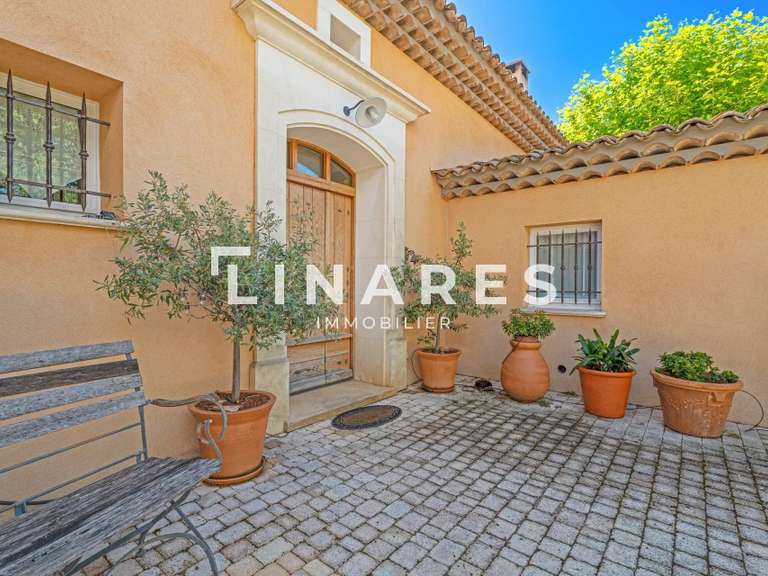 Villa Aubagne - 5 chambres - 220m²