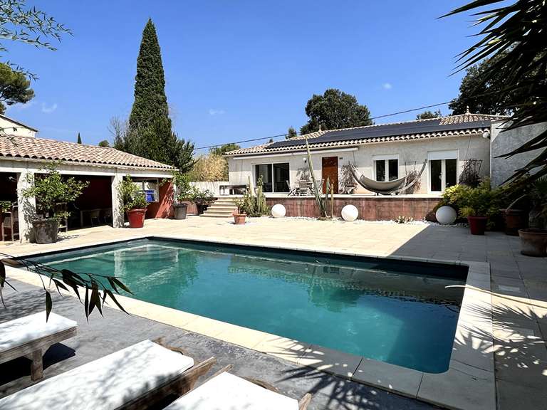 Villa Aubais - 4 bedrooms - 310m²