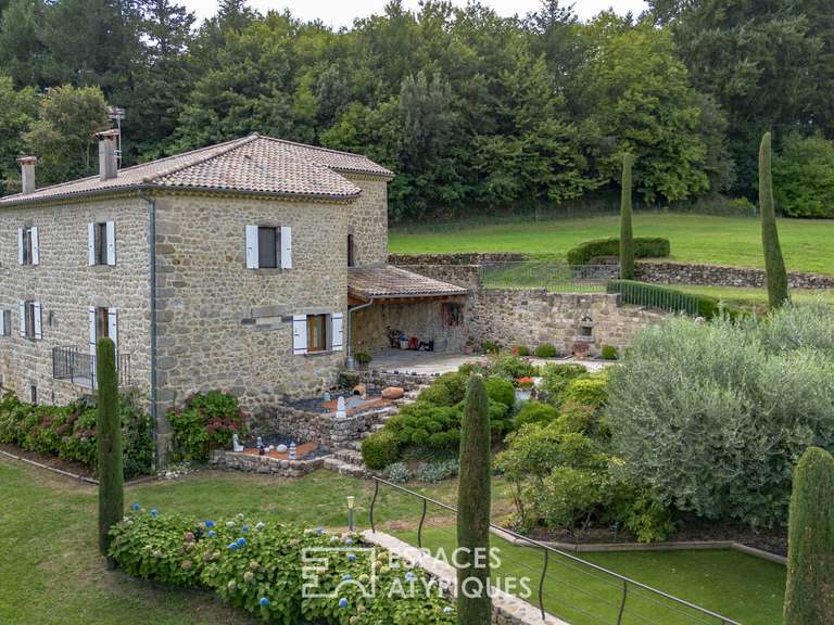 House Aubenas - 4 bedrooms - 218m²