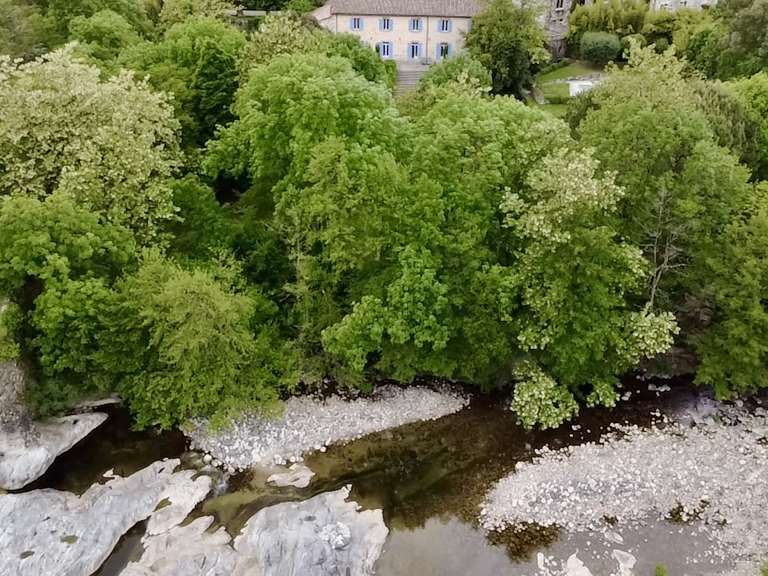 Propriété Aubenas - 17 chambres - 1000m²