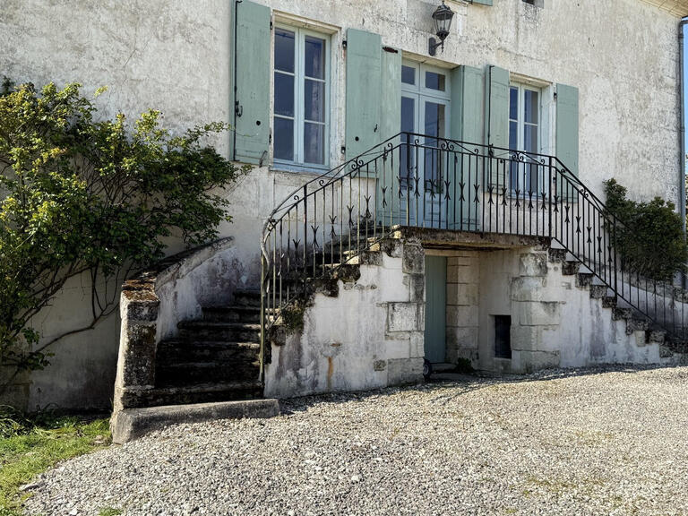 Maison Aubeterre-sur-Dronne - 5 chambres - 288m²